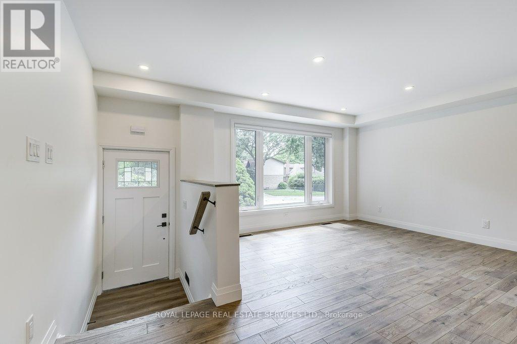 1217 Oxford Avenue, Oakville, Ontario  L6H 1S4 - Photo 6 - W12488644