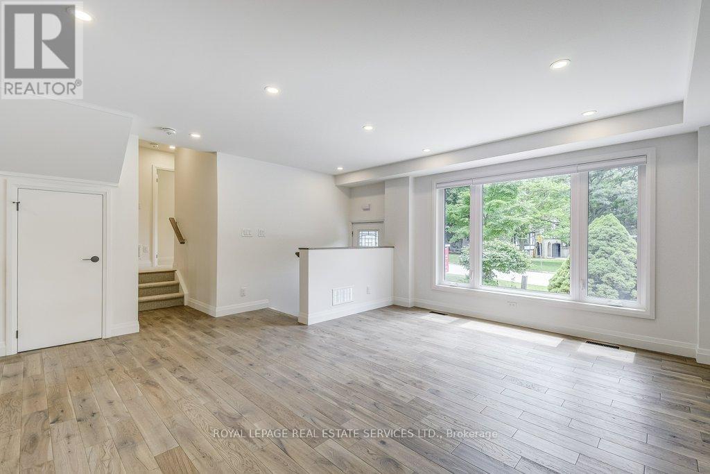 1217 Oxford Avenue, Oakville, Ontario  L6H 1S4 - Photo 7 - W12488644