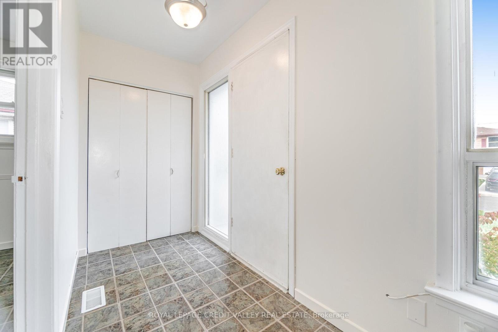 36 Autumn Boulevard, Brampton, Ontario  L6T 2V9 - Photo 6 - W12488674