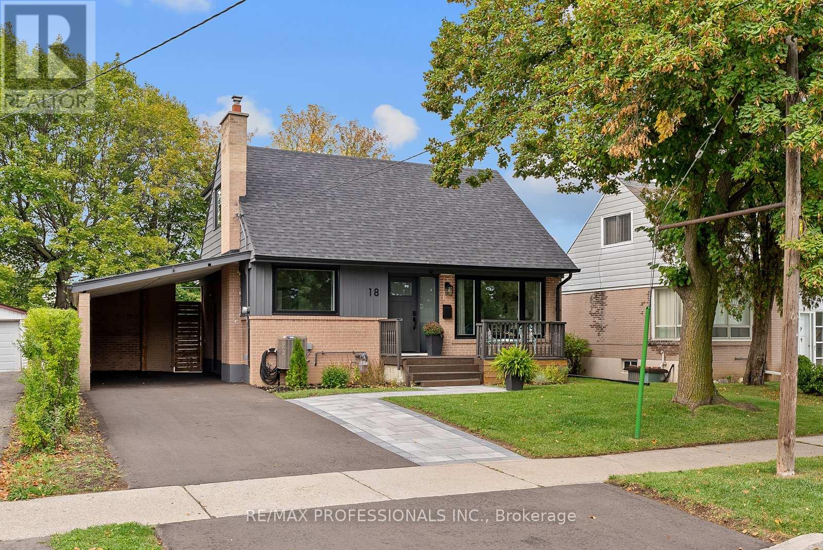 18 Lavington Drive, Toronto, Ontario  M9R 2G9 - Photo 1 - W12488680