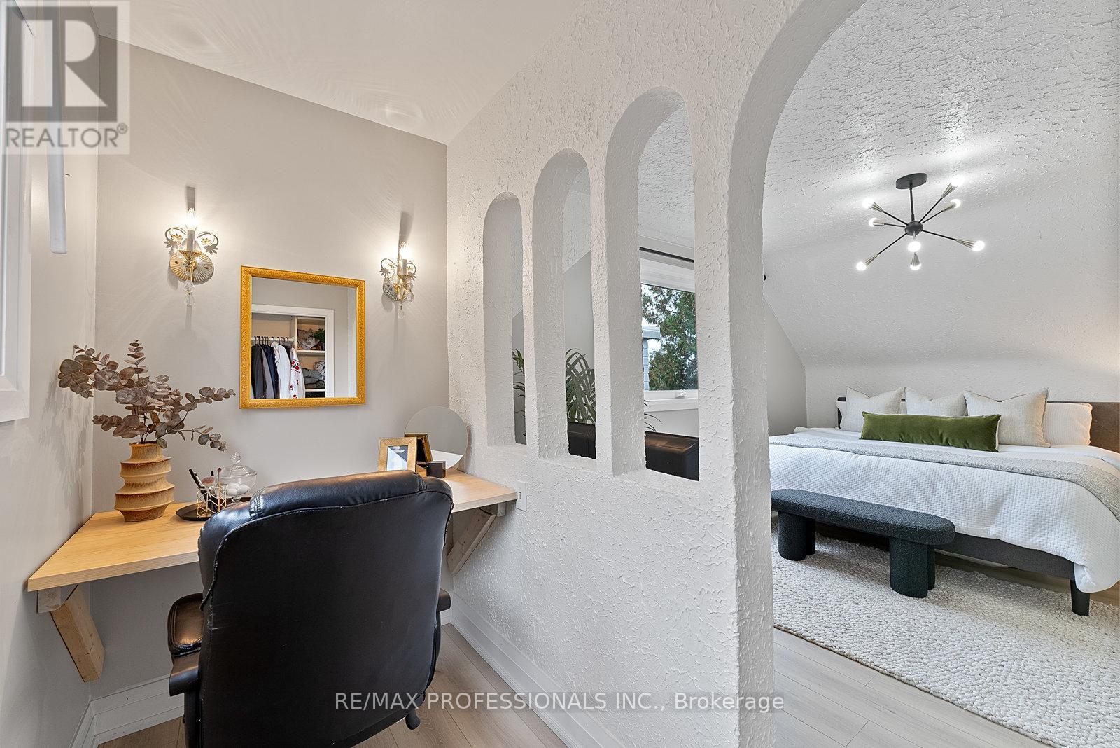 18 Lavington Drive, Toronto, Ontario  M9R 2G9 - Photo 28 - W12488680