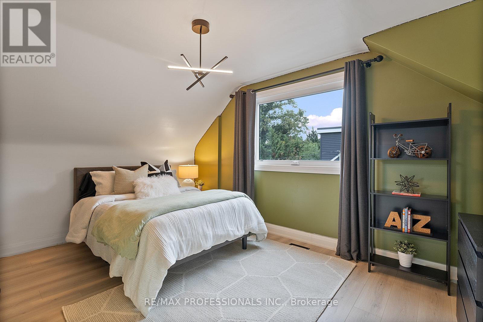 18 Lavington Drive, Toronto, Ontario  M9R 2G9 - Photo 29 - W12488680