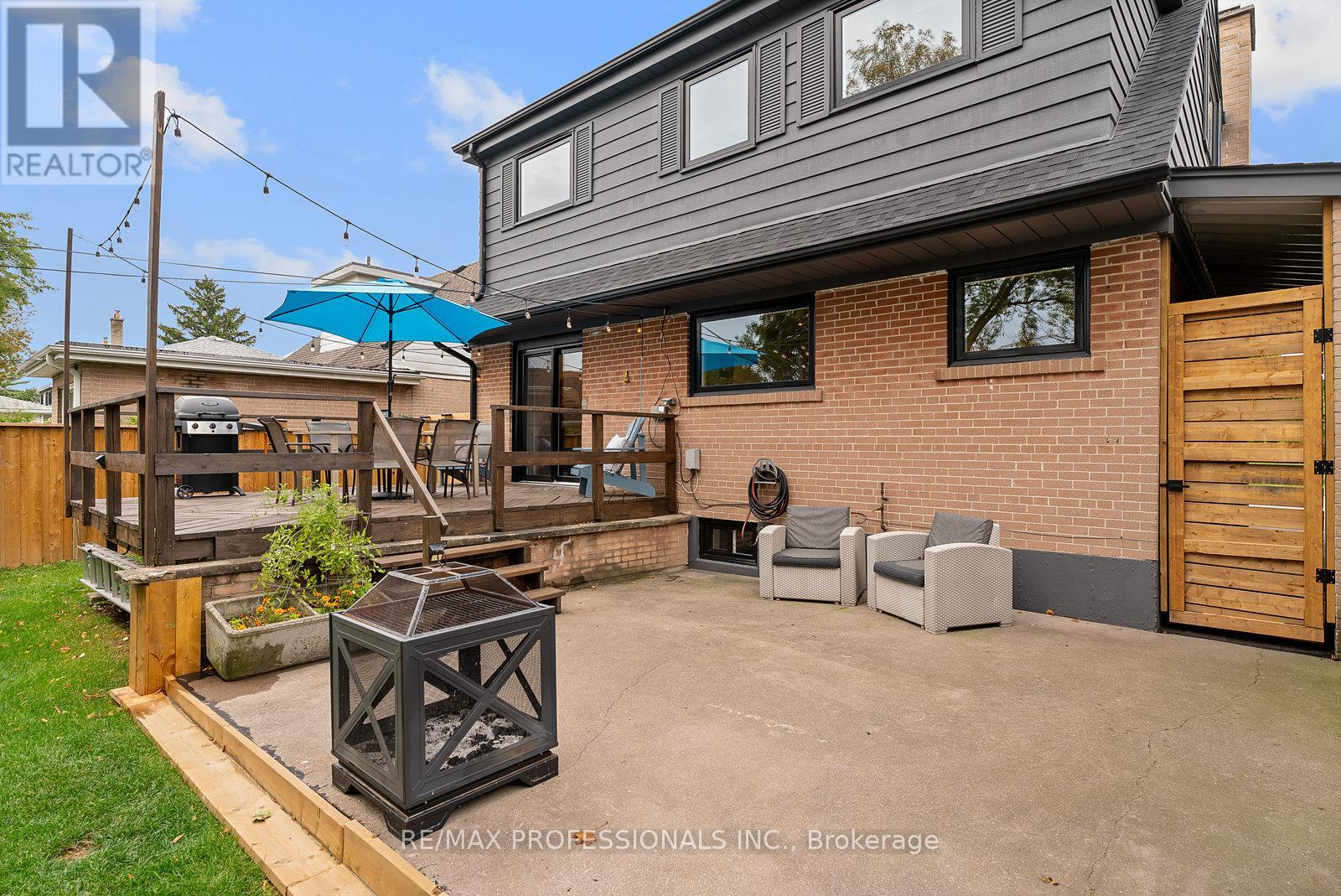 18 Lavington Drive, Toronto, Ontario  M9R 2G9 - Photo 38 - W12488680