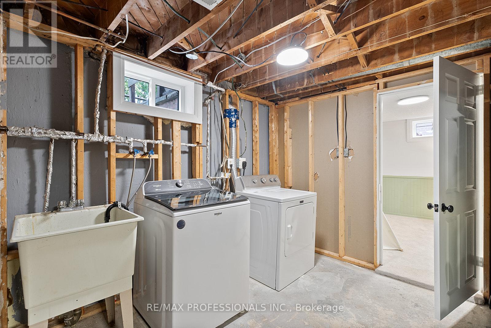 18 Lavington Drive, Toronto, Ontario  M9R 2G9 - Photo 42 - W12488680