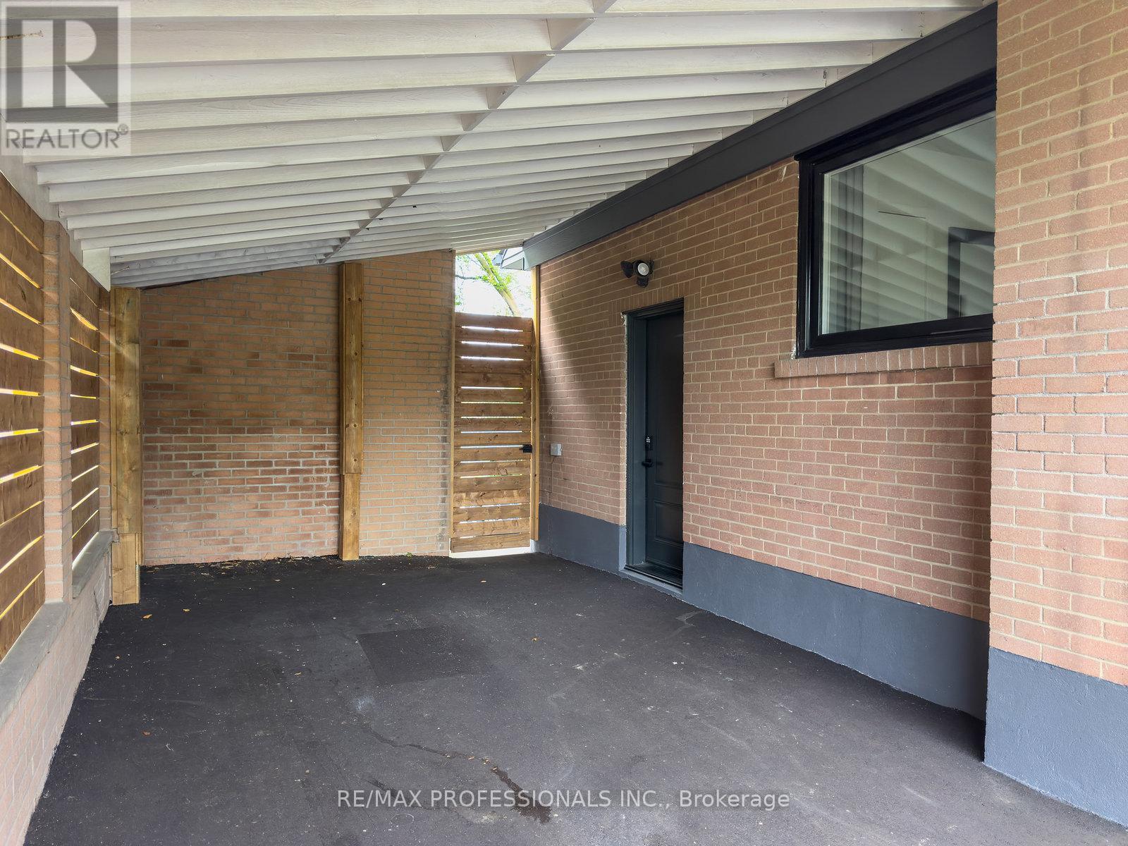 18 Lavington Drive, Toronto, Ontario  M9R 2G9 - Photo 43 - W12488680