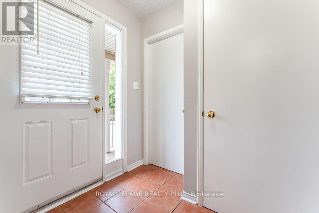 69 - 6830 Meadowvale Town Centre, Mississauga, Ontario  L5N 7T5 - Photo 3 - W12488688