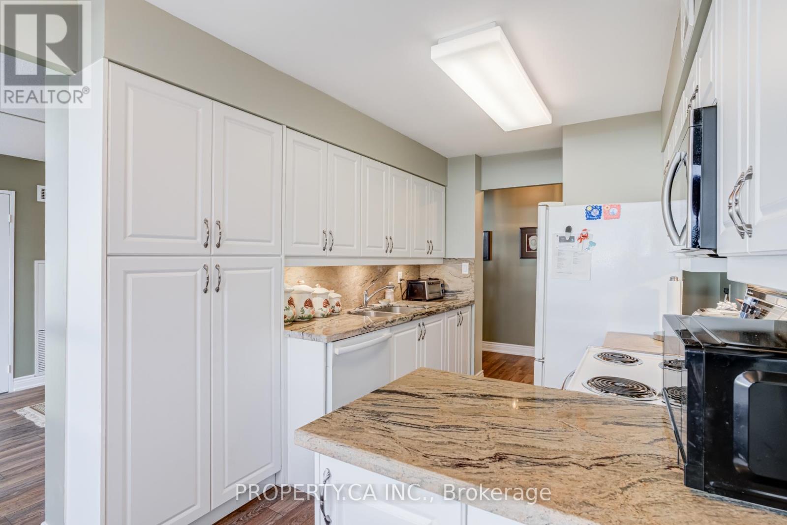 2210 - 3605 Kariya Drive, Mississauga, Ontario  L5B 3J4 - Photo 5 - W12488690