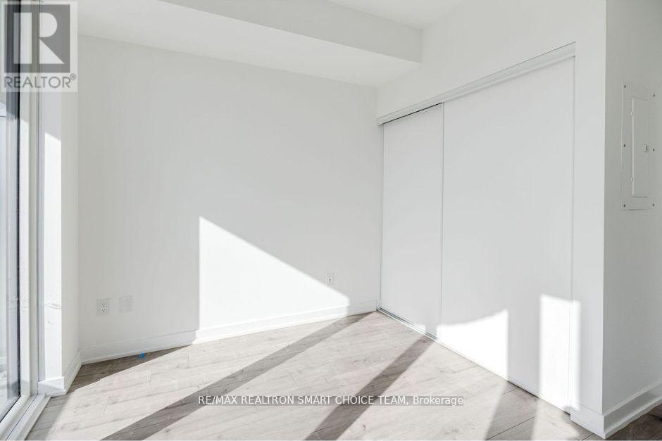 1316 - 220 Missinnihe Way, Mississauga, Ontario  L5H 0A9 - Photo 17 - W12488704