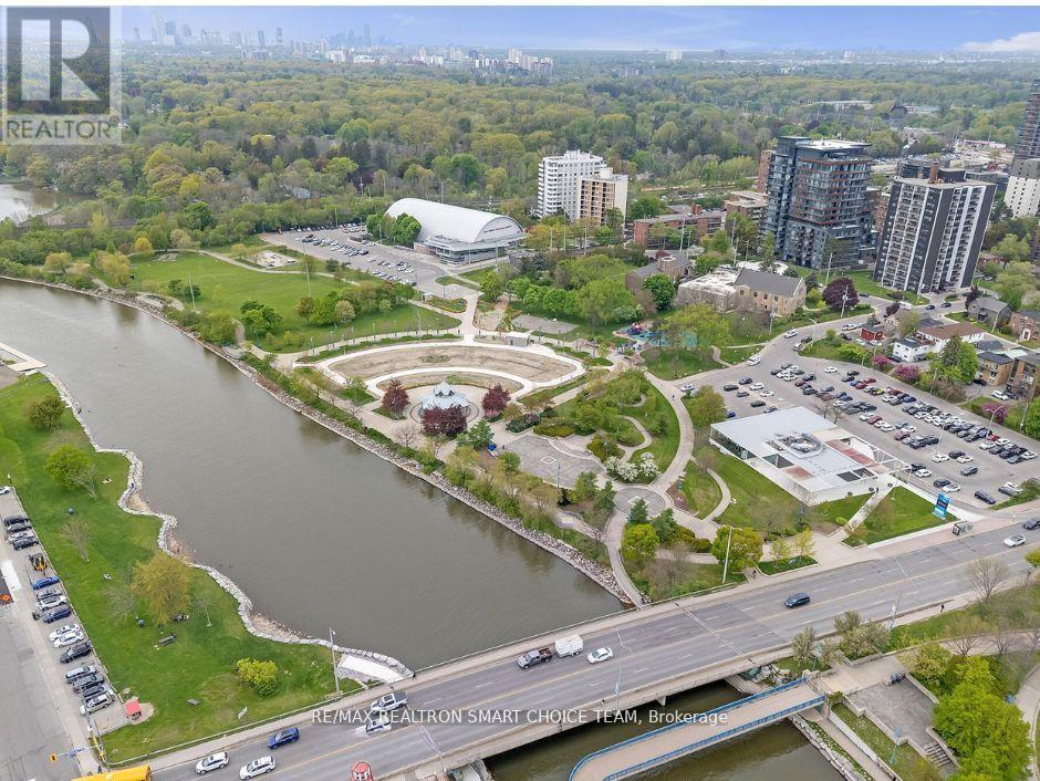 1316 - 220 Missinnihe Way, Mississauga, Ontario  L5H 0A9 - Photo 22 - W12488704