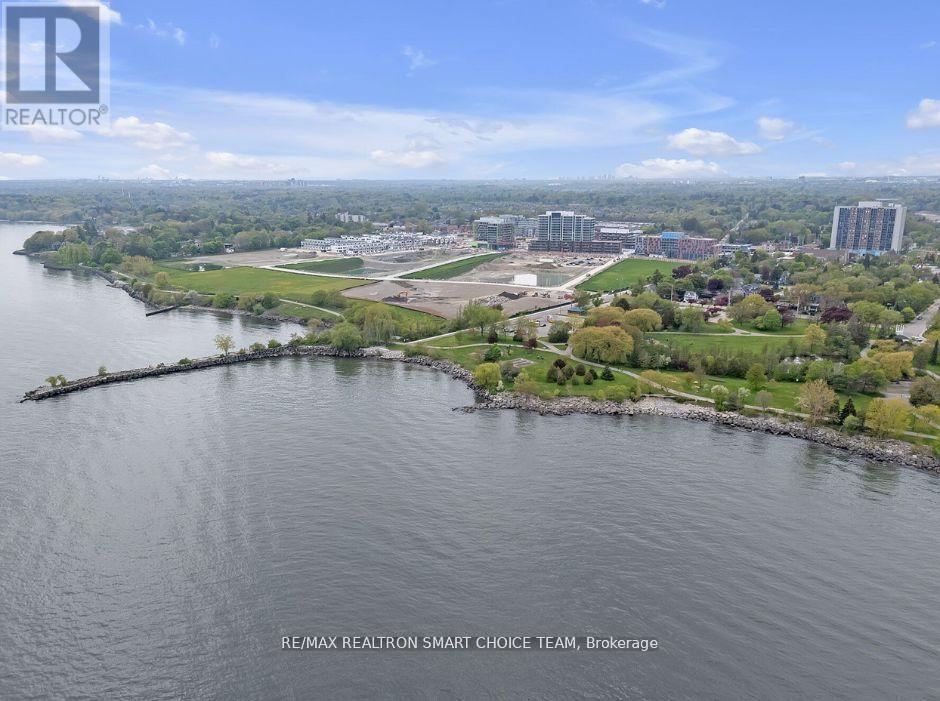 1316 - 220 Missinnihe Way, Mississauga, Ontario  L5H 0A9 - Photo 24 - W12488704