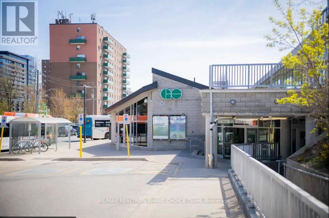 1316 - 220 Missinnihe Way, Mississauga, Ontario  L5H 0A9 - Photo 26 - W12488704