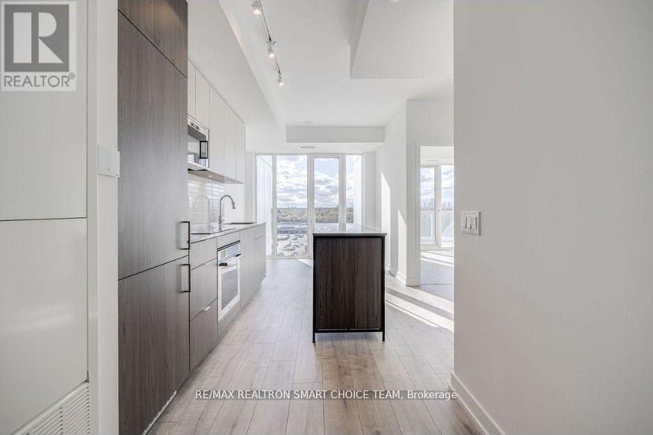 1316 - 220 Missinnihe Way, Mississauga, Ontario  L5H 0A9 - Photo 7 - W12488704