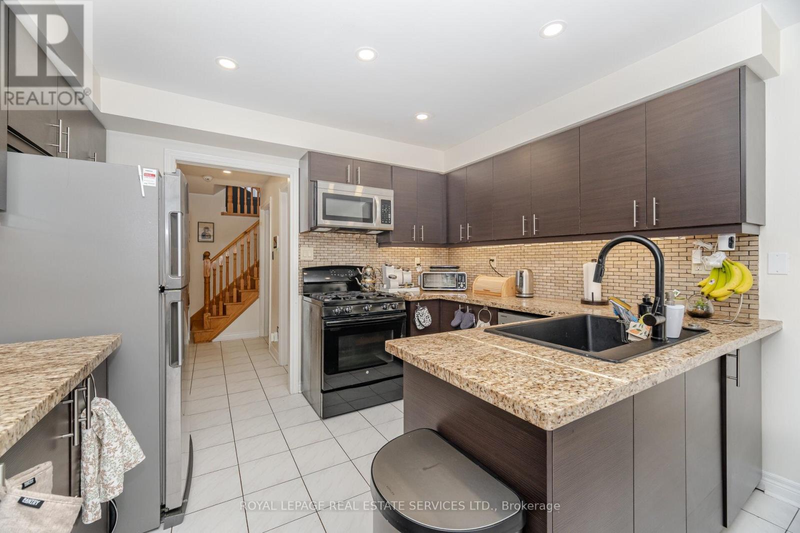 52 Wildberry Crescent, Brampton, Ontario  L6R 1J9 - Photo 14 - W12488734