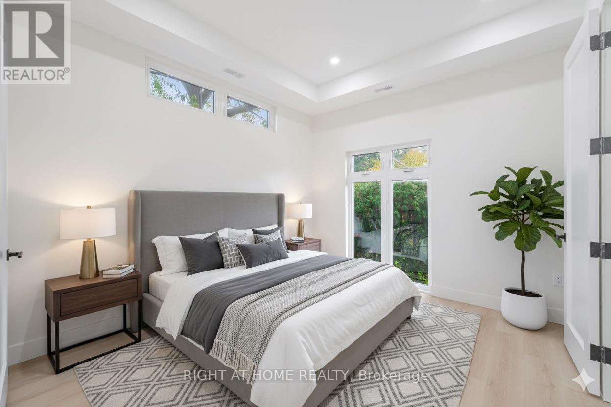 25 Templar Drive, Toronto, Ontario  M9R 3C6 - Photo 12 - W12488736