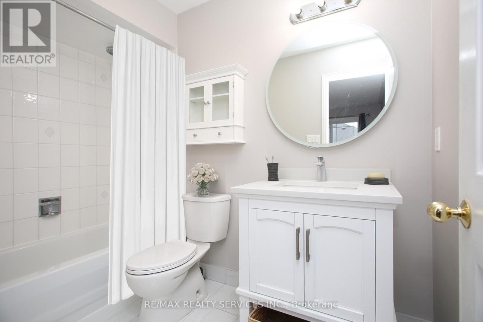 5606 Cosmic Crescent, Mississauga, Ontario  L4Z 3N7 - Photo 17 - W12488748