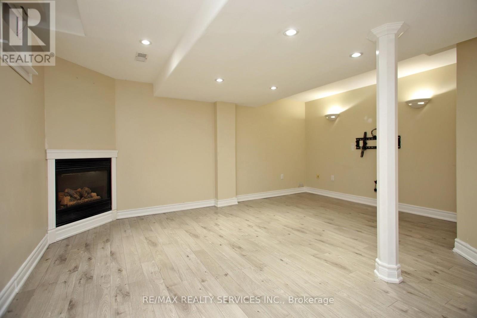 5606 Cosmic Crescent, Mississauga, Ontario  L4Z 3N7 - Photo 22 - W12488748