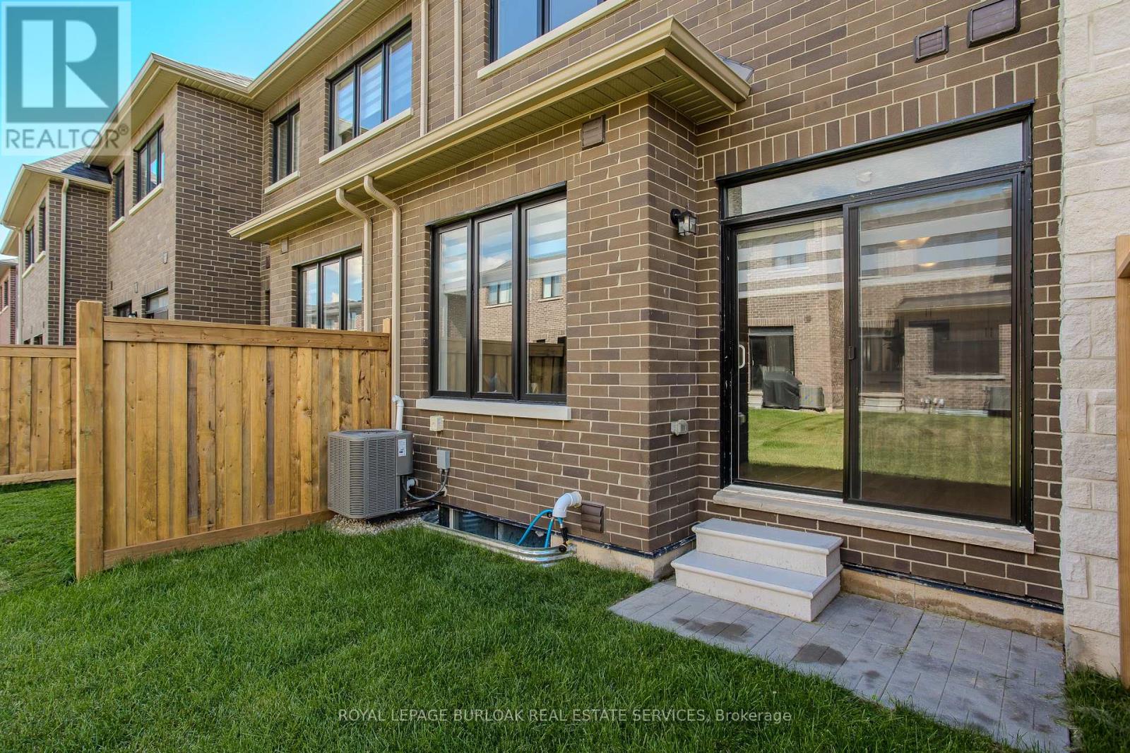 1407 Oakmont Common, Burlington, Ontario  L7P 0V8 - Photo 27 - W12488750