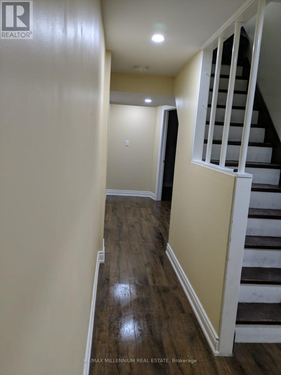 Bsmt - 18 Junewood Crescent, Brampton, Ontario  L6S 3T6 - Photo 8 - W12488752