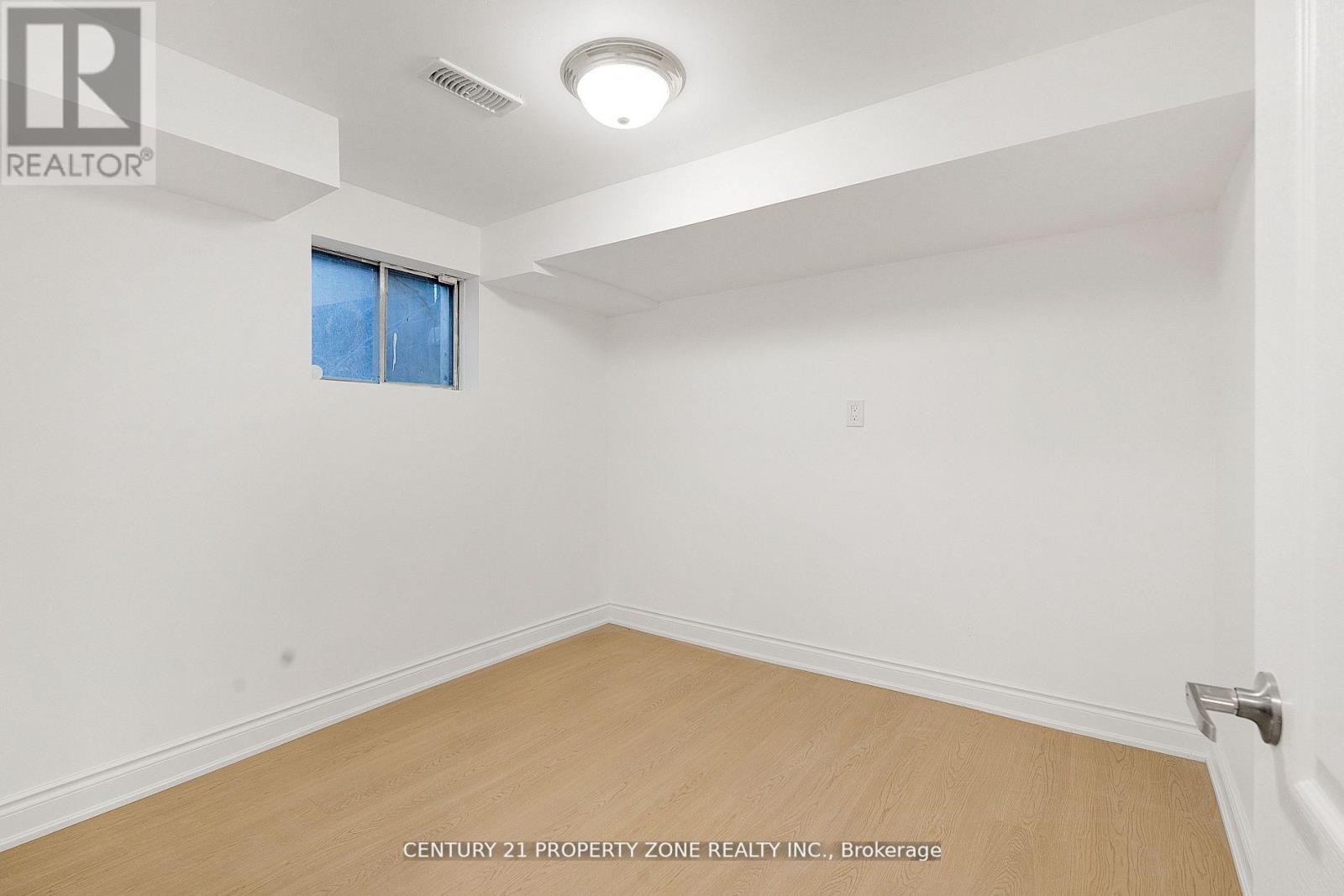 96 Centre Street N, Brampton, Ontario  L6V 2Z3 - Photo 17 - W12488756