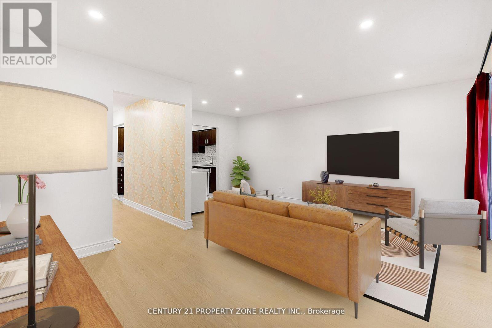 96 Centre Street N, Brampton, Ontario  L6V 2Z3 - Photo 2 - W12488756