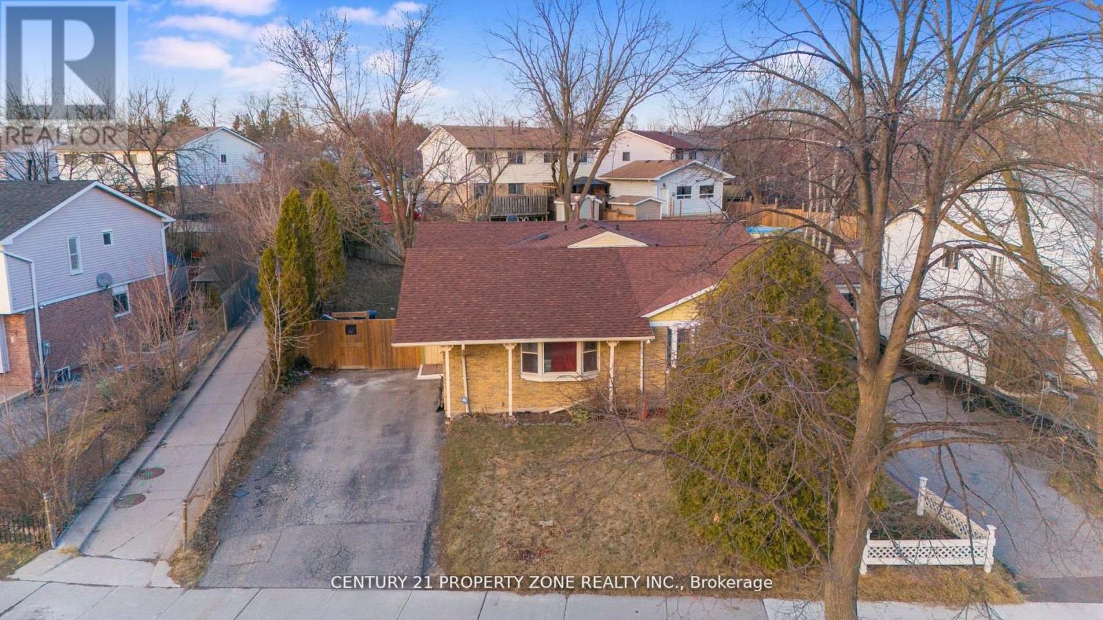 96 Centre Street N, Brampton, Ontario  L6V 2Z3 - Photo 21 - W12488756