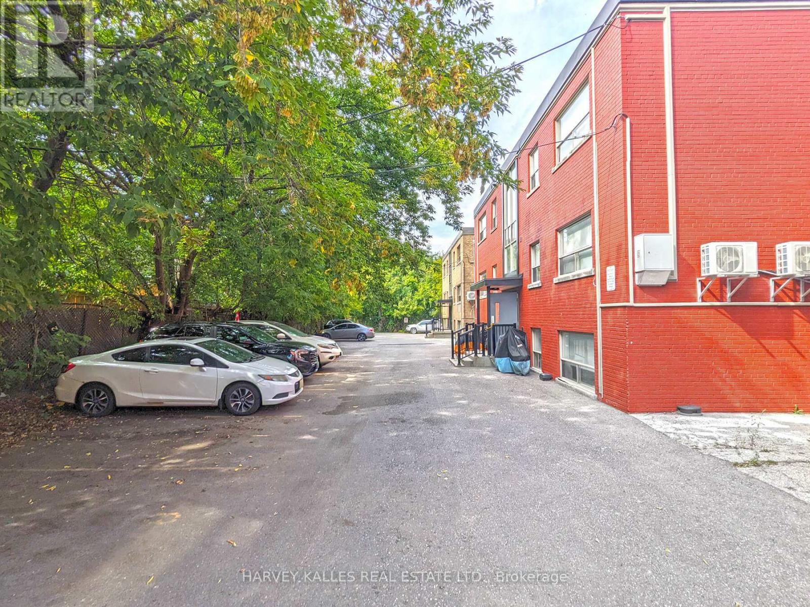 68 Fifteenth Street, Toronto, Ontario  M8V 3J6 - Photo 2 - W12488792