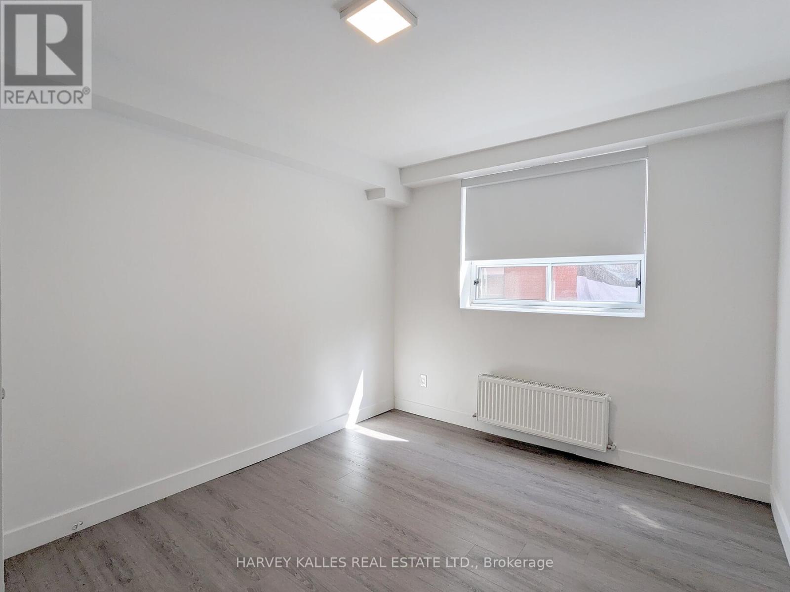 68 Fifteenth Street, Toronto, Ontario  M8V 3J6 - Photo 5 - W12488792