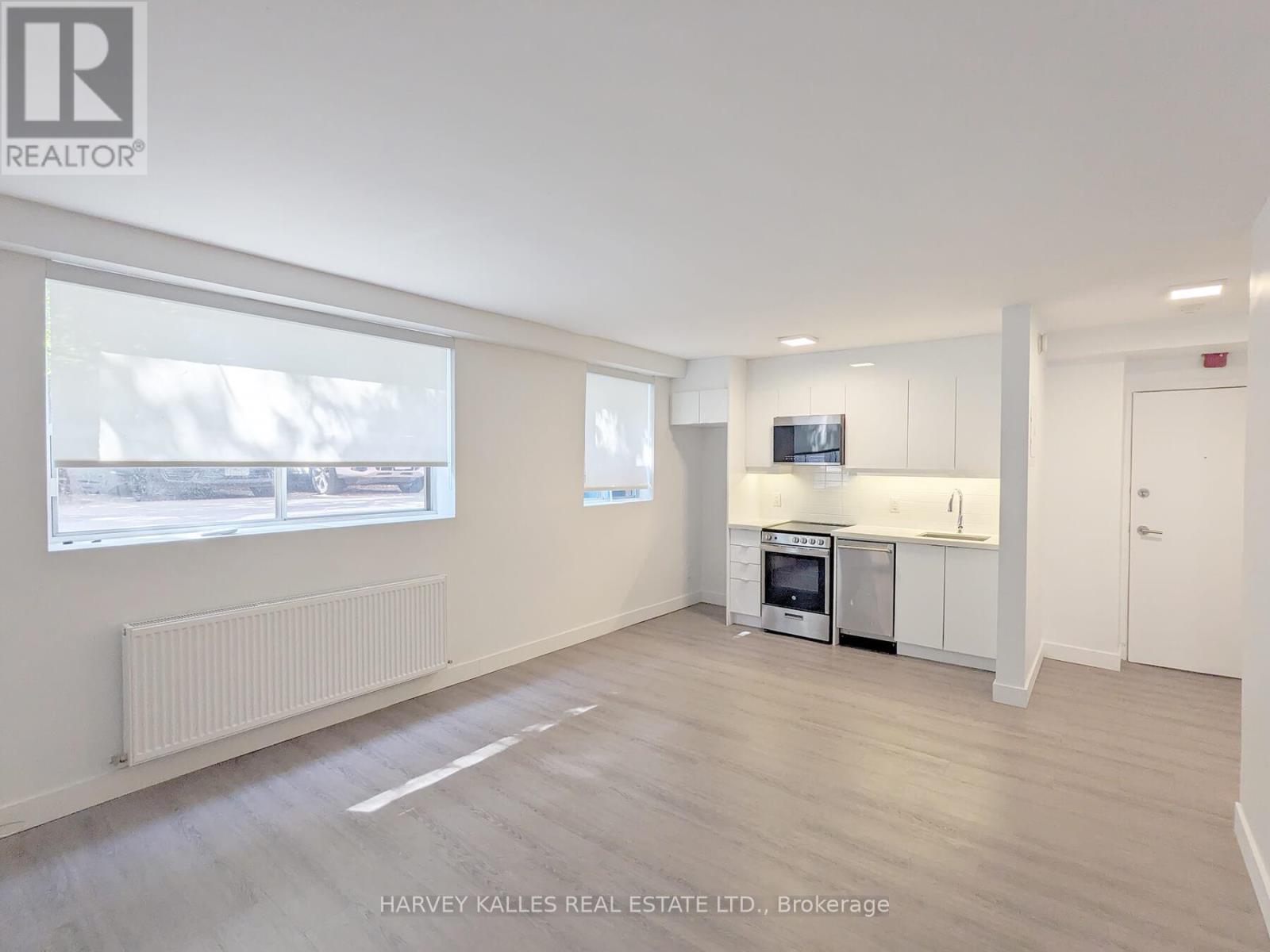 68 Fifteenth Street, Toronto, Ontario  M8V 3J6 - Photo 8 - W12488792