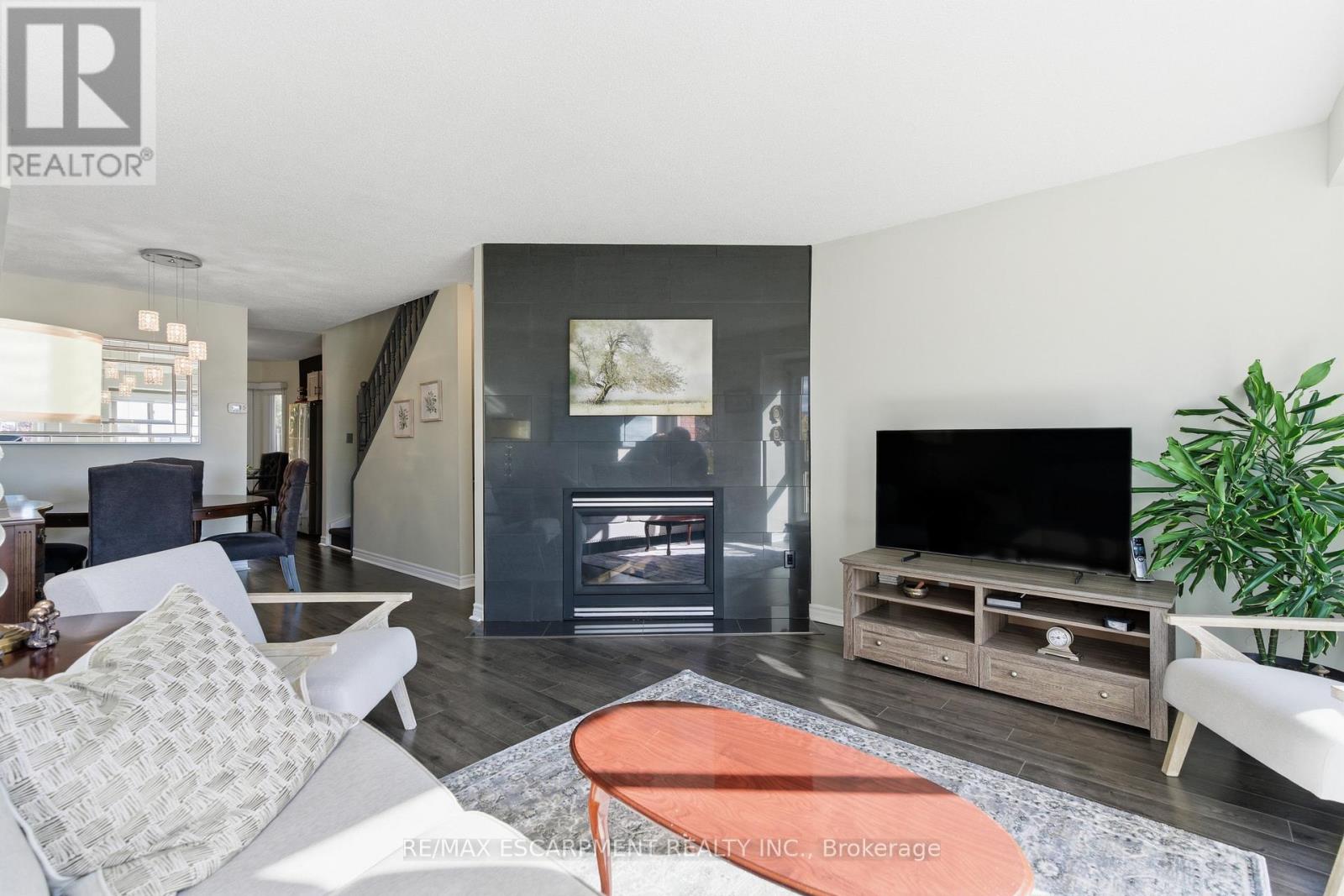 537 - 895 Maple Avenue, Burlington, Ontario  L7S 2H7 - Photo 4 - W12488800