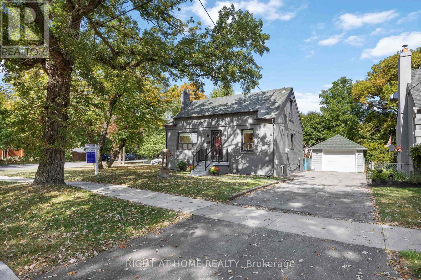 12 ROSALIE AVENUE N, Toronto, Ontario