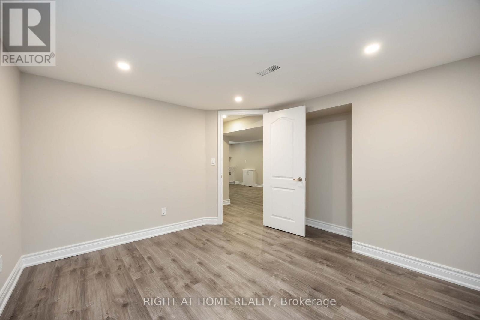 12 Rosalie Avenue N, Toronto, Ontario  M3L 1C5 - Photo 28 - W12488818