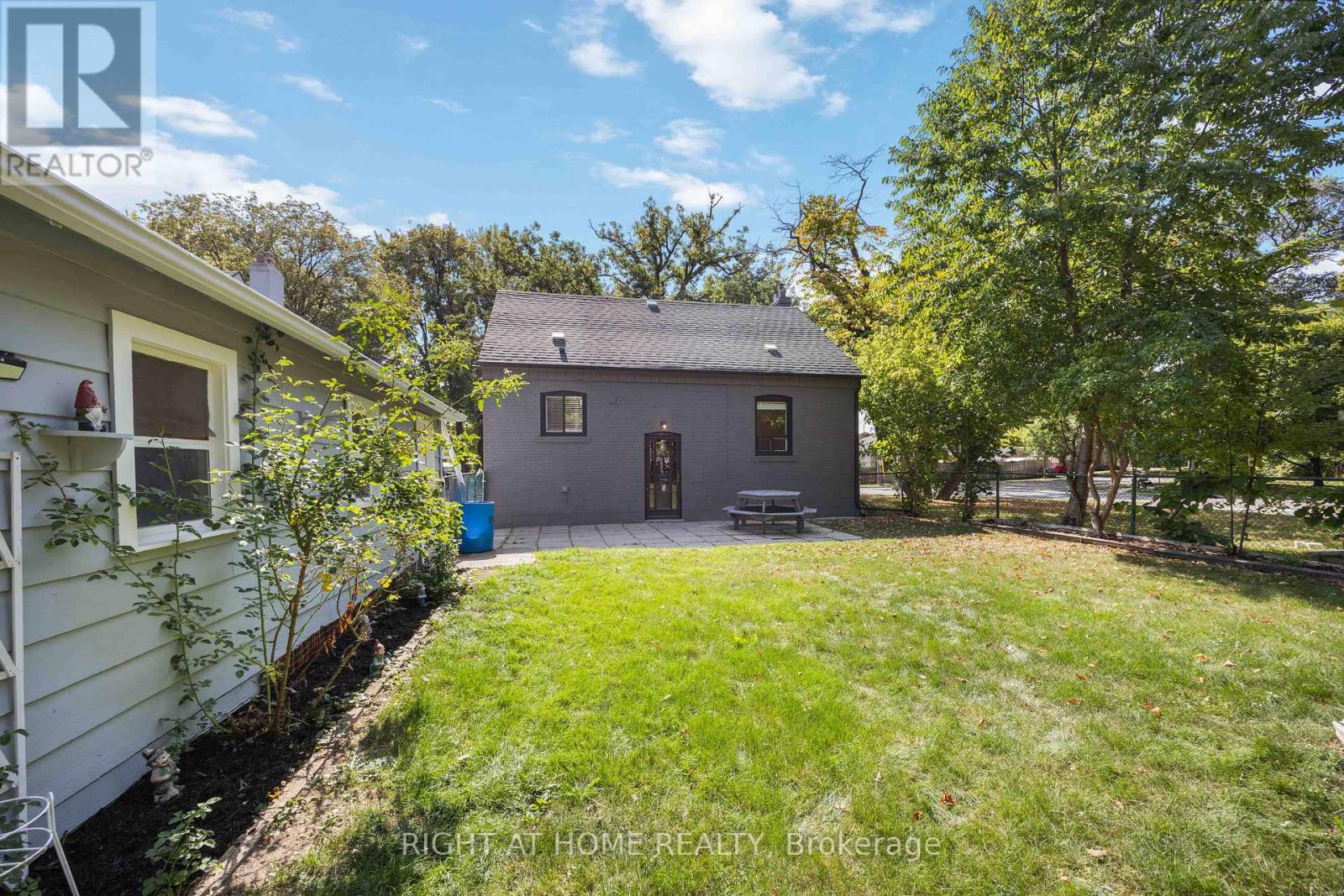 12 Rosalie Avenue N, Toronto, Ontario  M3L 1C5 - Photo 35 - W12488818