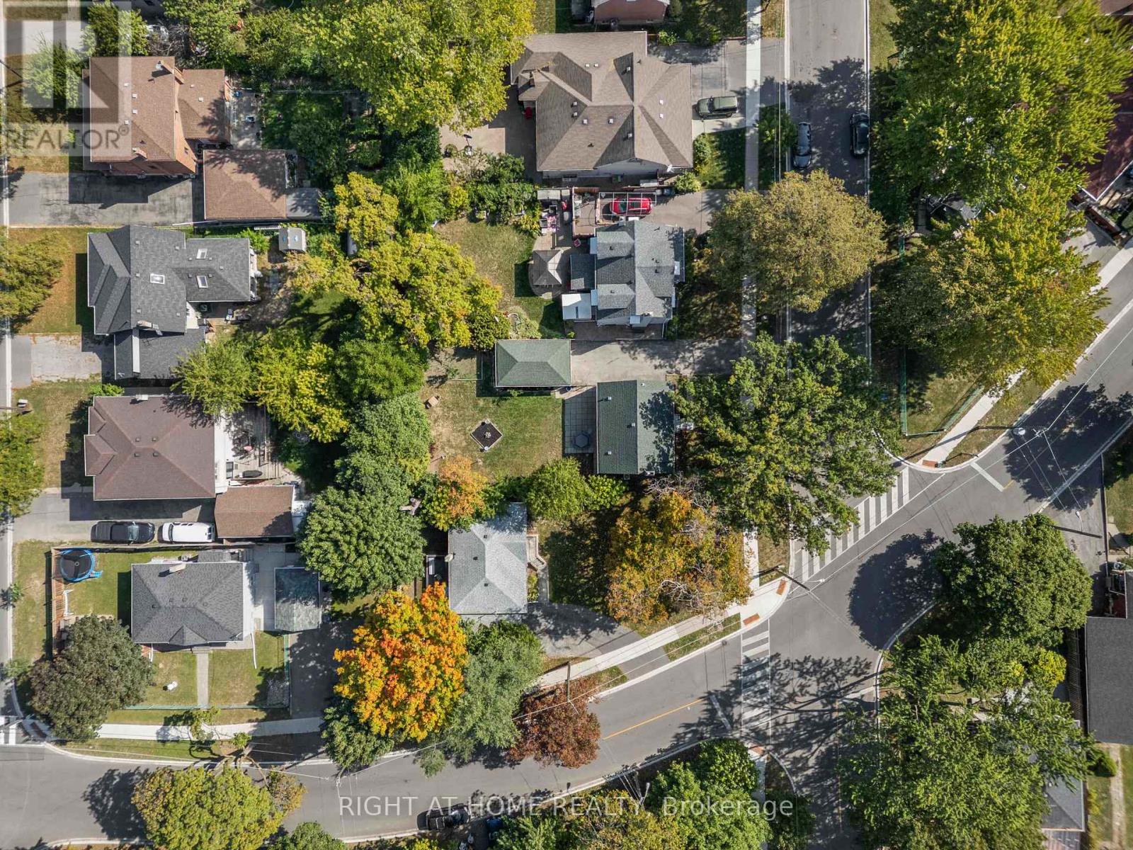 12 Rosalie Avenue N, Toronto, Ontario  M3L 1C5 - Photo 38 - W12488818