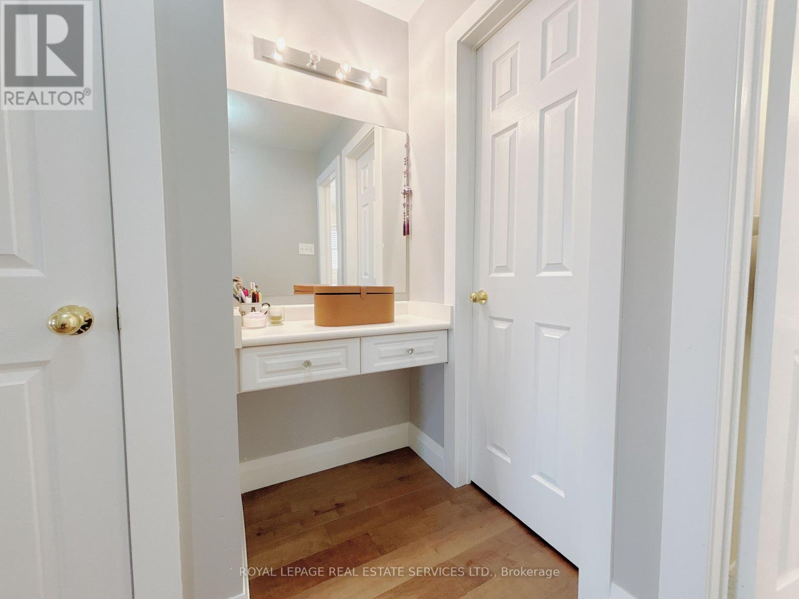 225 Gatwick Drive, Oakville, Ontario  L6H 6T6 - Photo 16 - W12488832