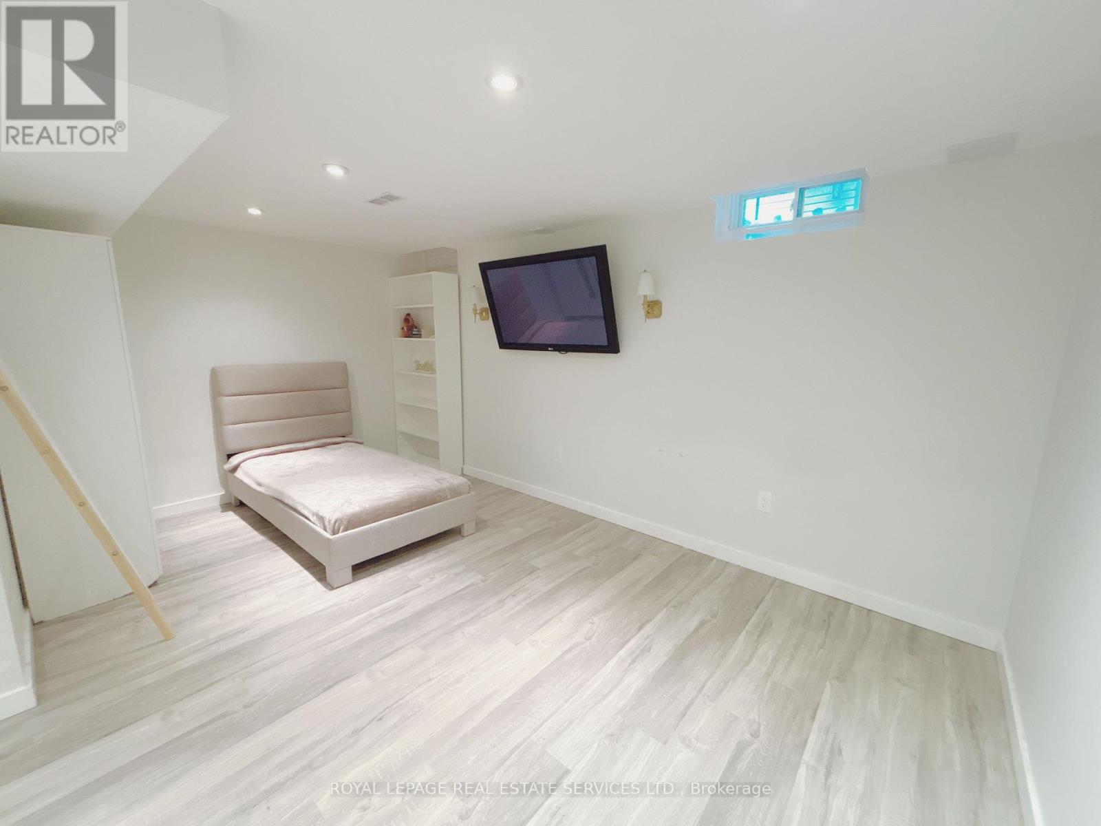 225 Gatwick Drive, Oakville, Ontario  L6H 6T6 - Photo 22 - W12488832