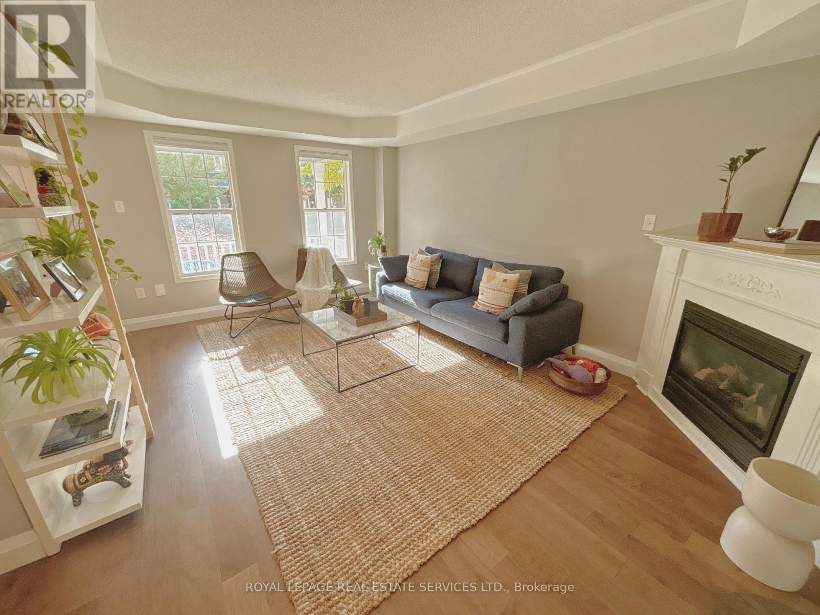 225 Gatwick Drive, Oakville, Ontario  L6H 6T6 - Photo 4 - W12488832