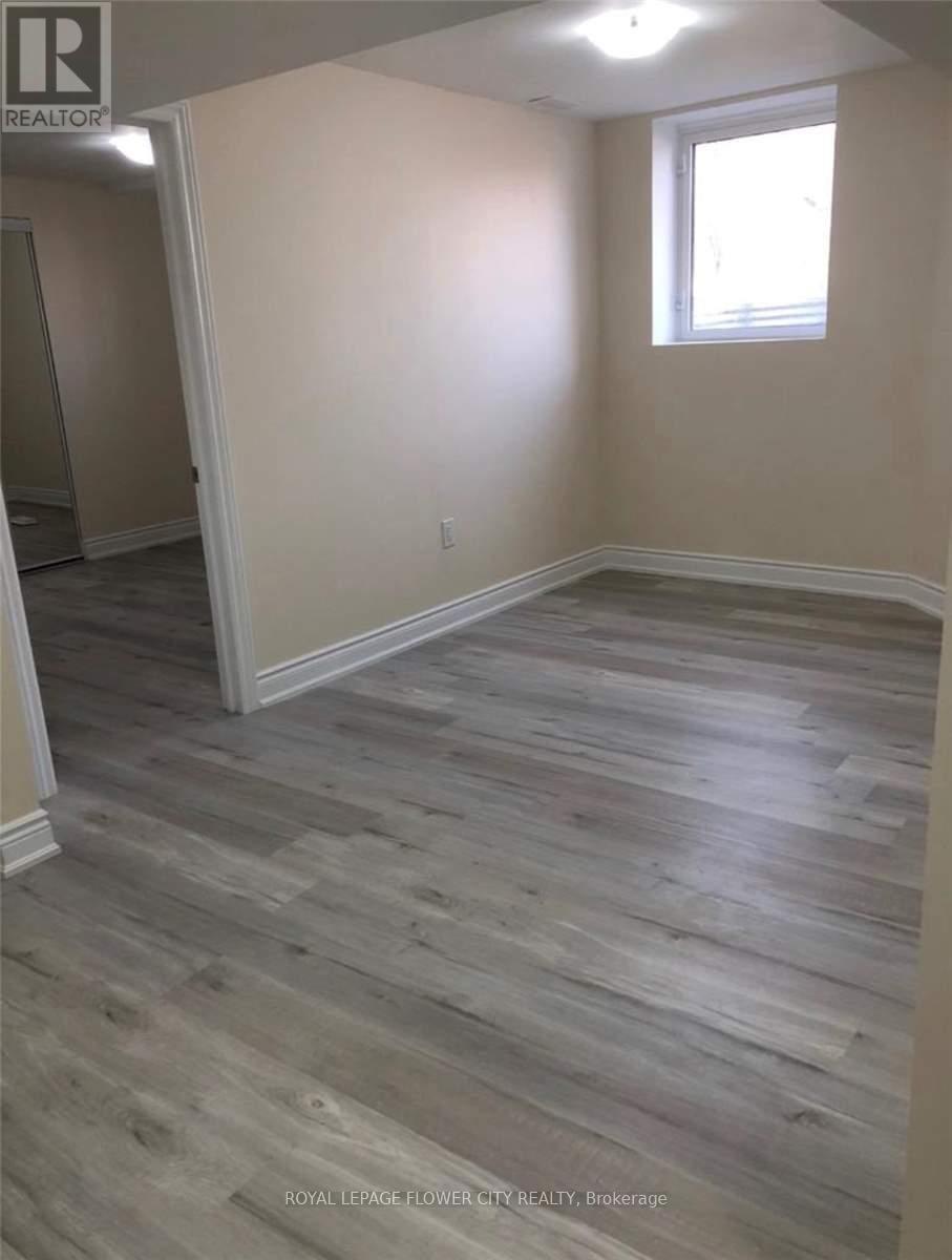 763 Othello Court, Mississauga, Ontario  L5W 1H3 - Photo 8 - W12488848