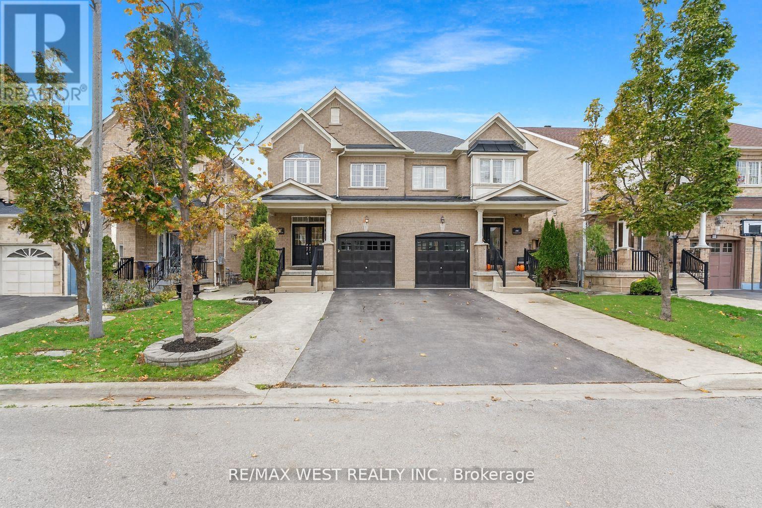 102 EVERINGHAM CIRCLE, Brampton, Ontario