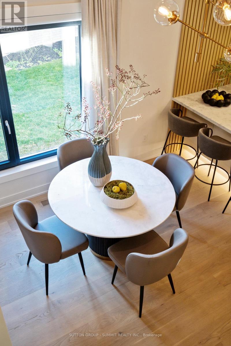 1688 Missenden Crescent, Mississauga, Ontario  L5J 2T4 - Photo 13 - W12488872