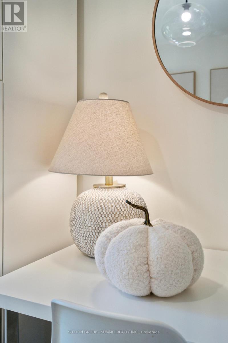 1688 Missenden Crescent, Mississauga, Ontario  L5J 2T4 - Photo 35 - W12488872