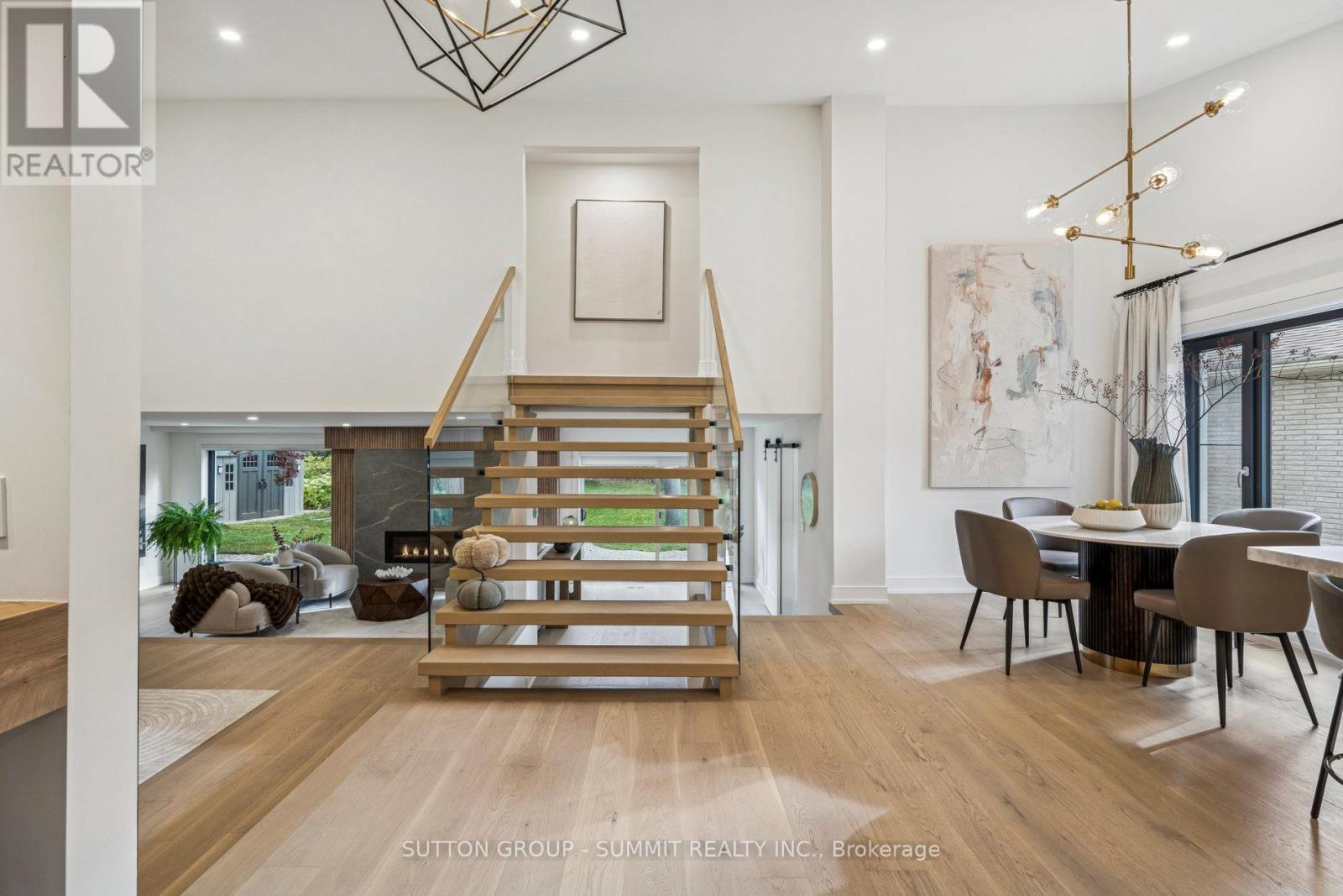 1688 Missenden Crescent, Mississauga, Ontario  L5J 2T4 - Photo 4 - W12488872