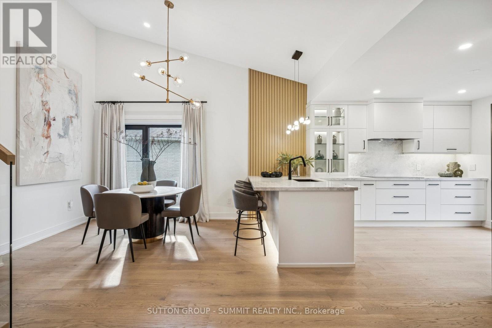 1688 Missenden Crescent, Mississauga, Ontario  L5J 2T4 - Photo 6 - W12488872