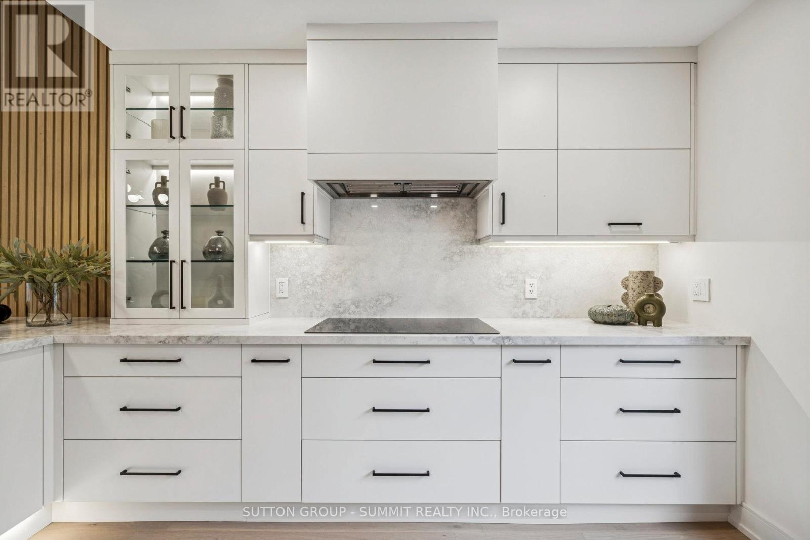 1688 Missenden Crescent, Mississauga, Ontario  L5J 2T4 - Photo 9 - W12488872