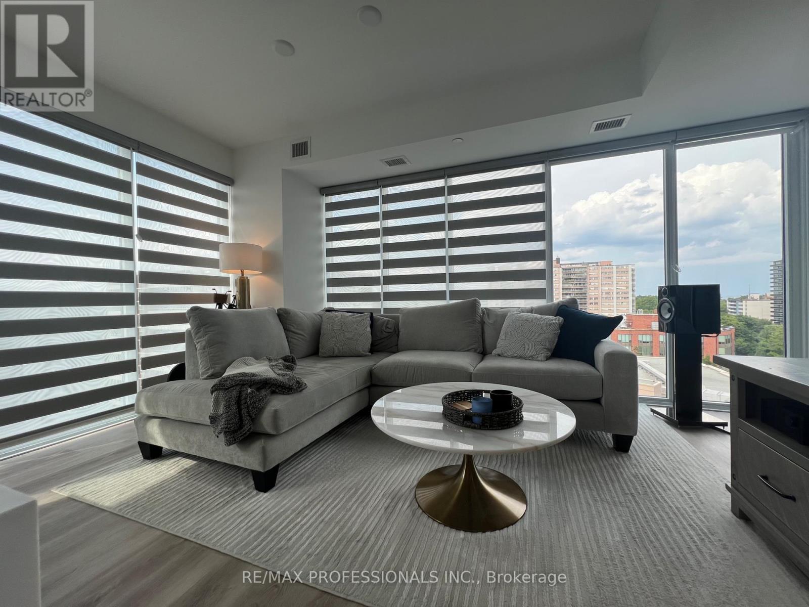 802 - 370 Martha Street, Burlington, Ontario  L7R 0G9 - Photo 11 - W12488874