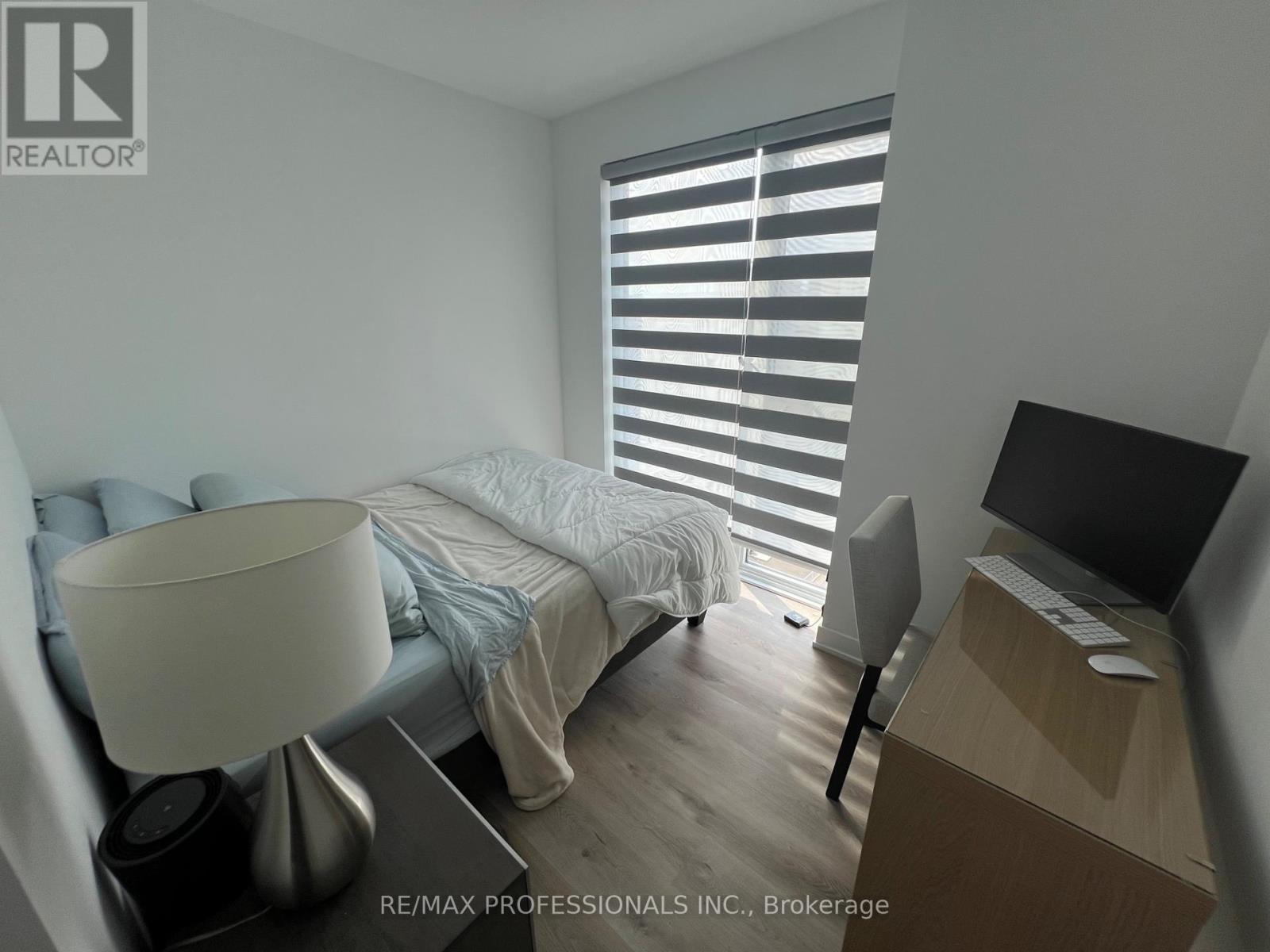 802 - 370 Martha Street, Burlington, Ontario  L7R 0G9 - Photo 13 - W12488874