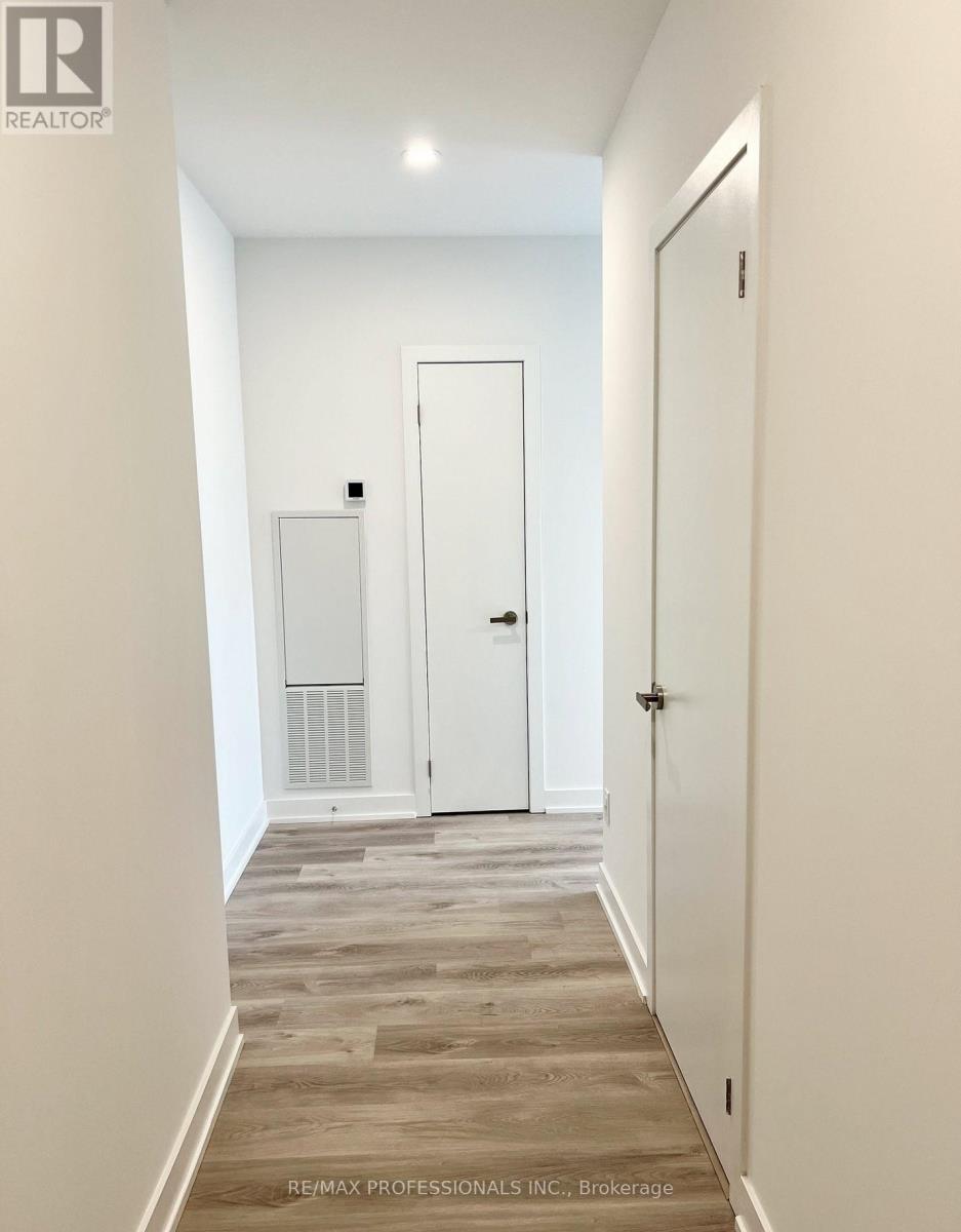 802 - 370 Martha Street, Burlington, Ontario  L7R 0G9 - Photo 16 - W12488874