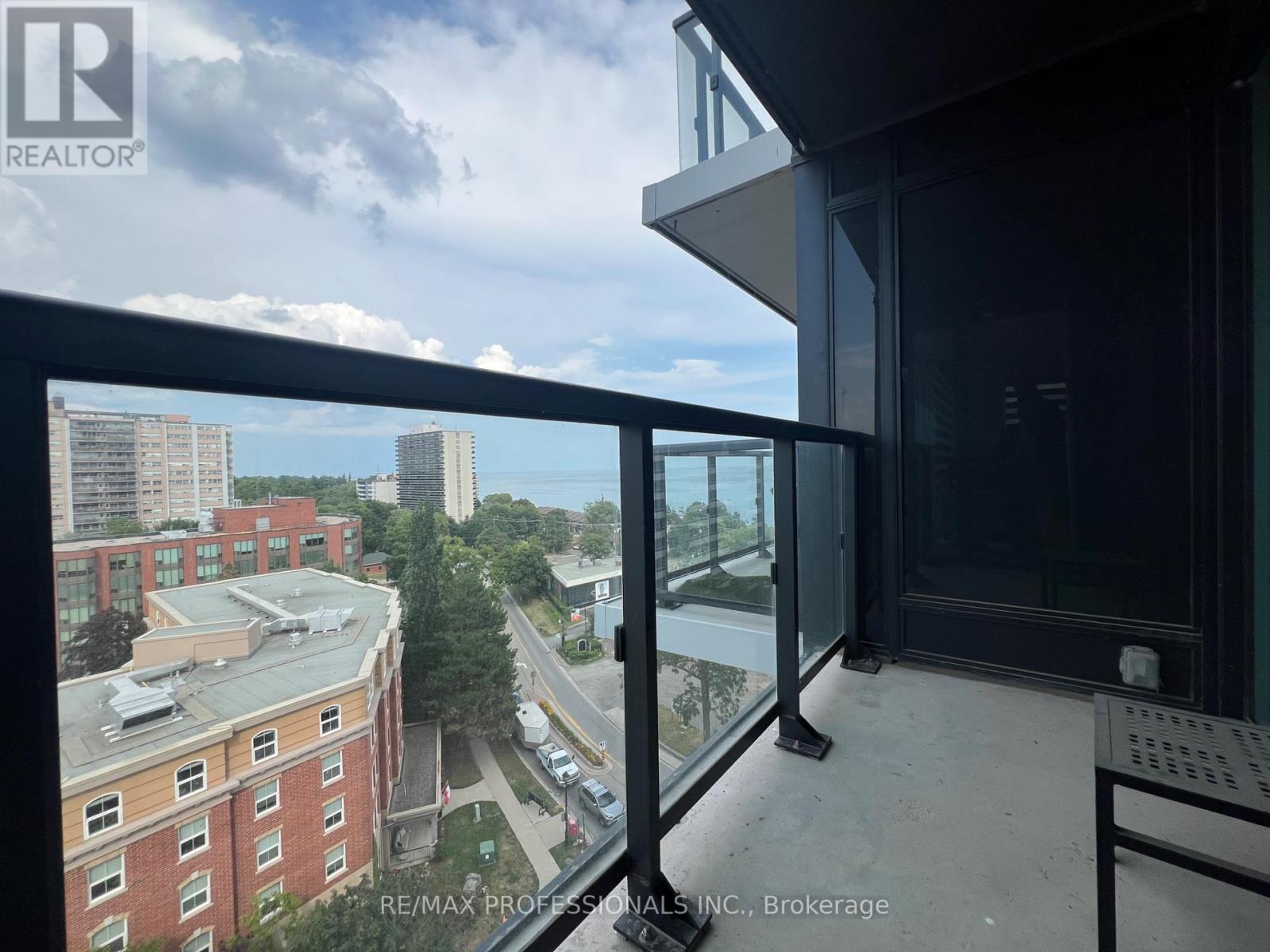 802 - 370 Martha Street, Burlington, Ontario  L7R 0G9 - Photo 32 - W12488874