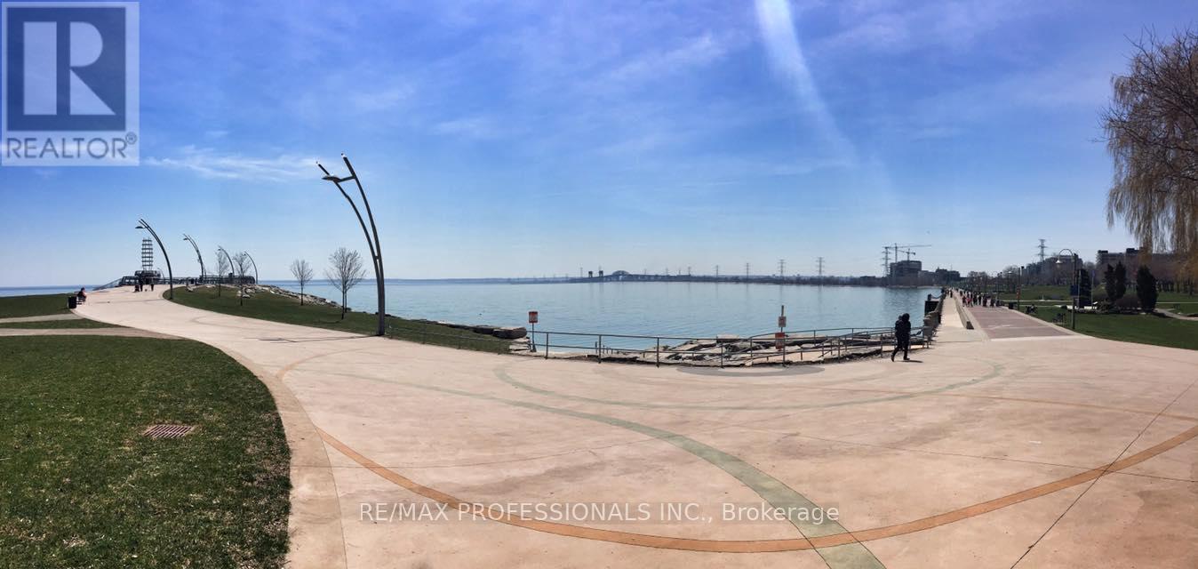 802 - 370 Martha Street, Burlington, Ontario  L7R 0G9 - Photo 38 - W12488874