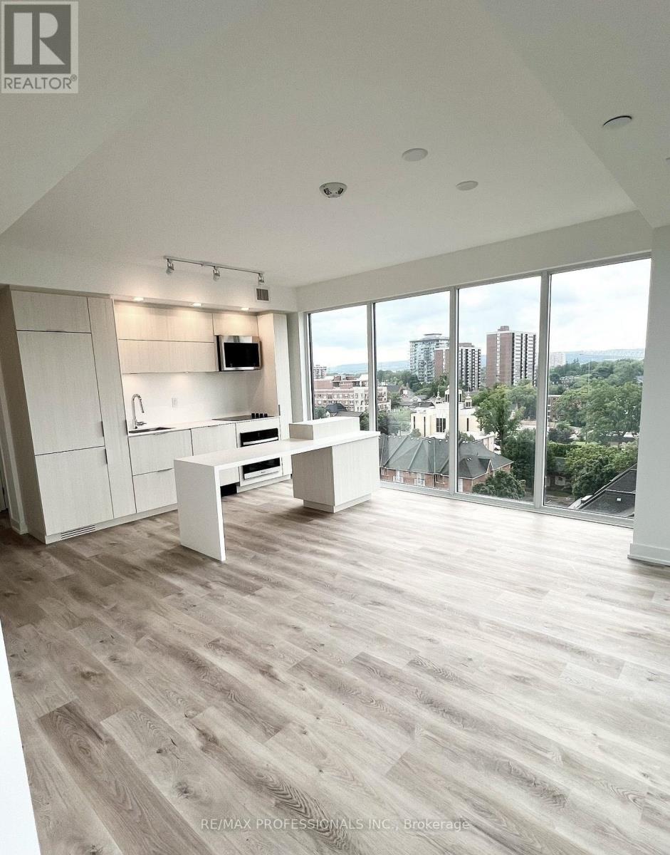 802 - 370 Martha Street, Burlington, Ontario  L7R 0G9 - Photo 7 - W12488874