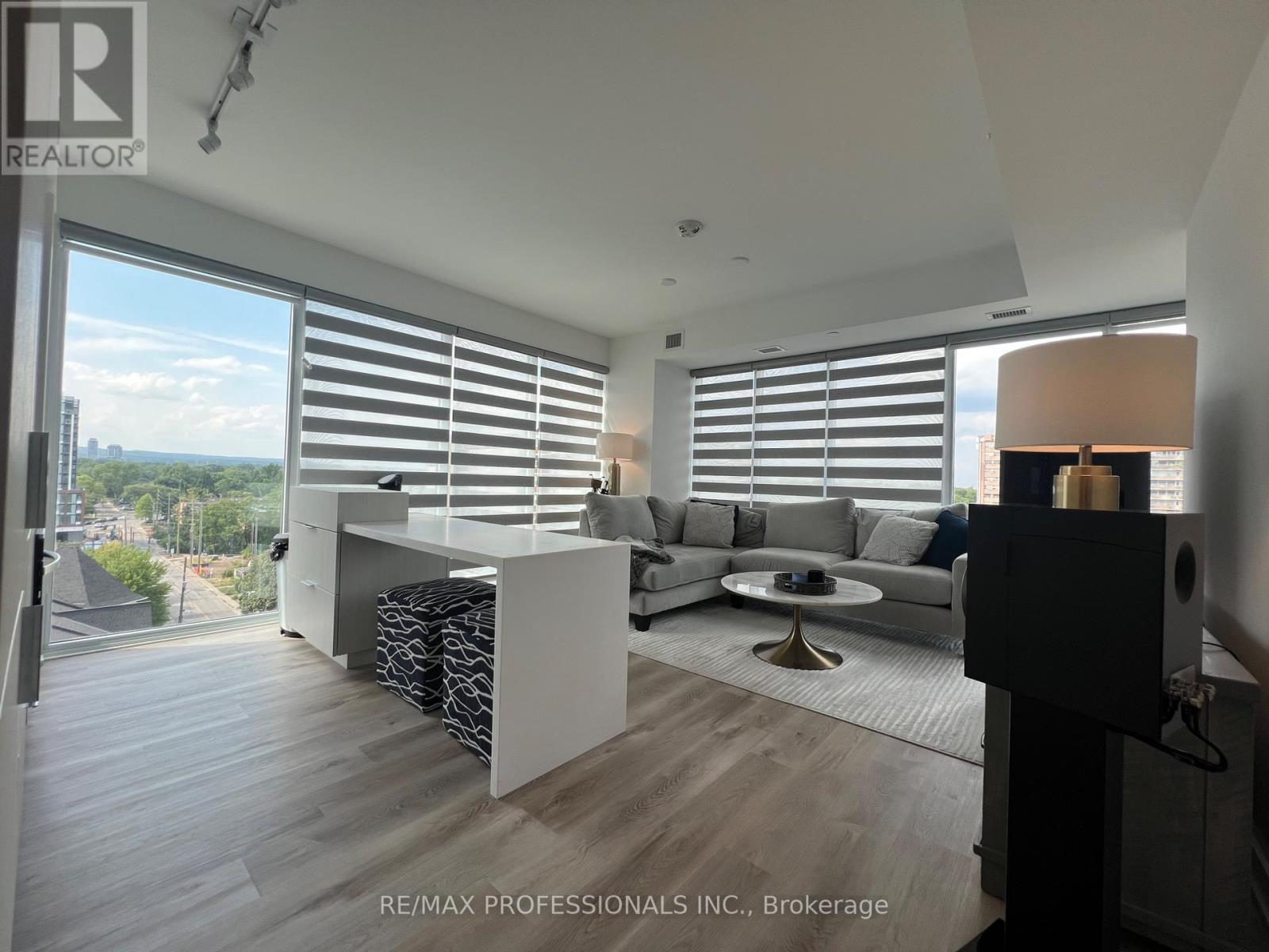 802 - 370 Martha Street, Burlington, Ontario  L7R 0G9 - Photo 9 - W12488874